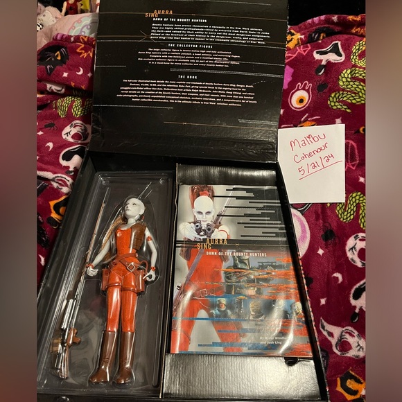 Star Wars Aurra Sing Masterpiece Collection doll with book NIB - Picture 7 of 7